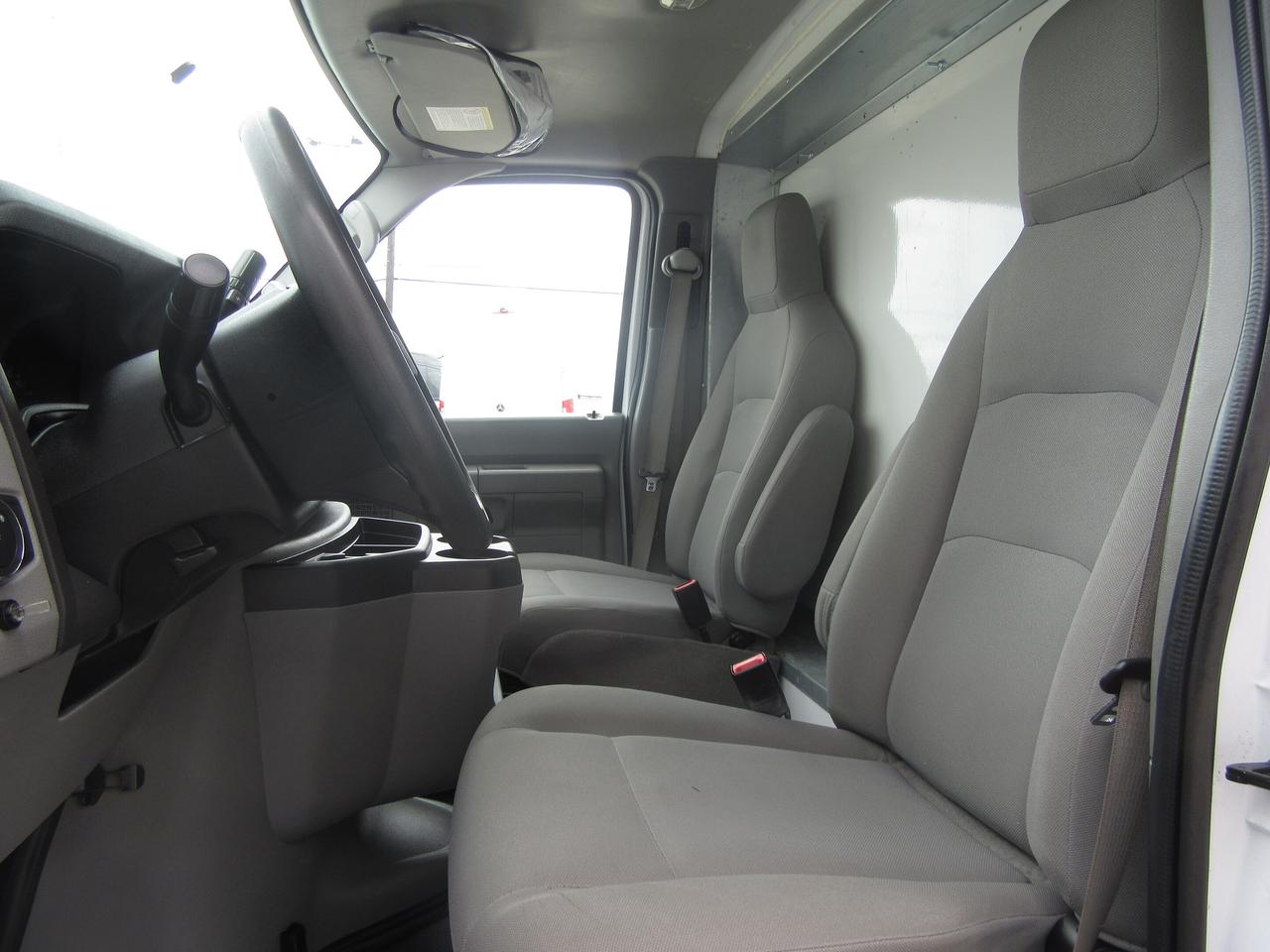 2022 Ford E-450 18FT HIGH BOX CUBE VAN POWER LIFTGATE WITH RAMP Photo