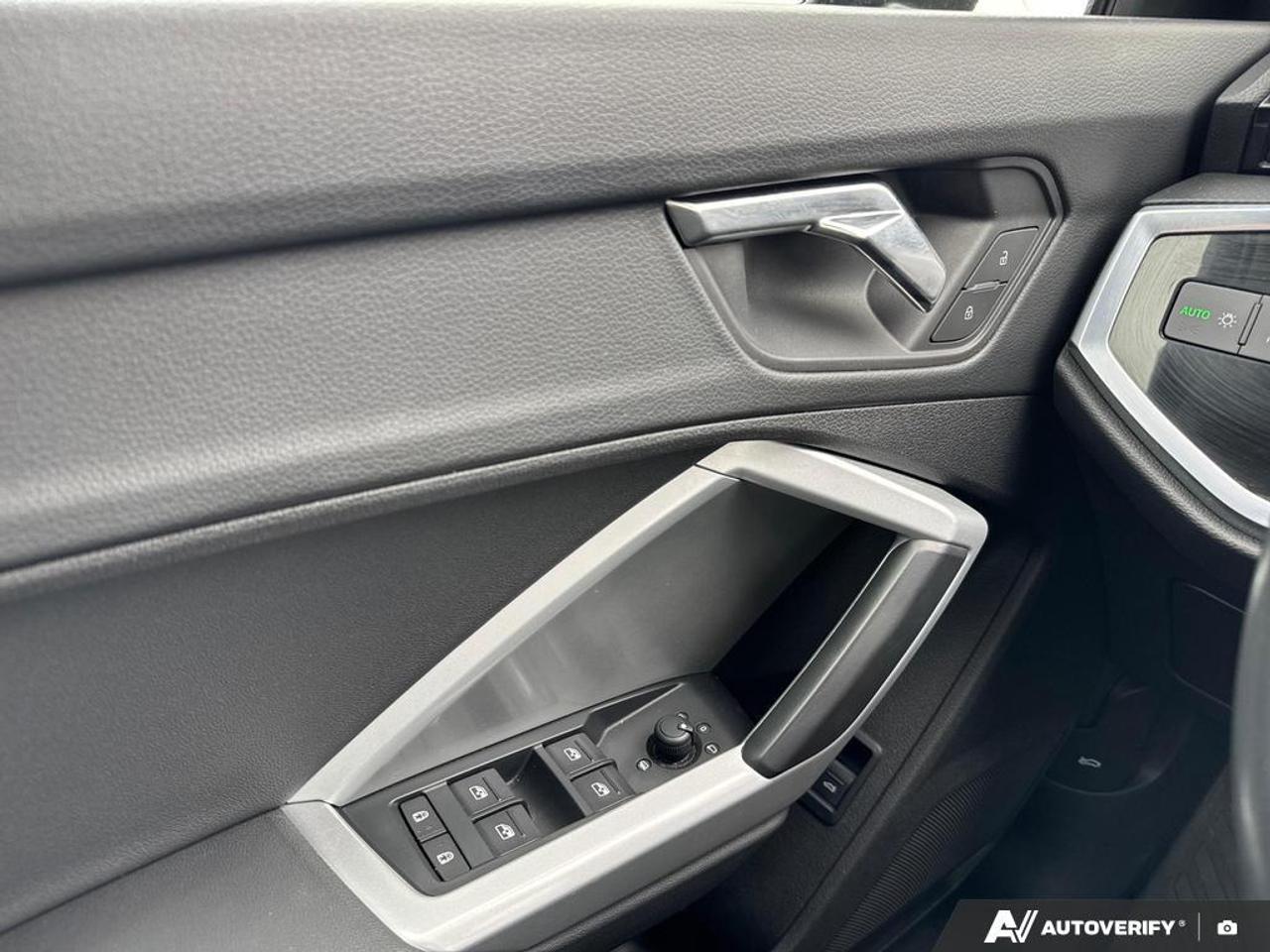 2022 Audi Q3 45 Komfort BACKUP CAM   BLUETOOTH   HTD LTHR SEATS Photo