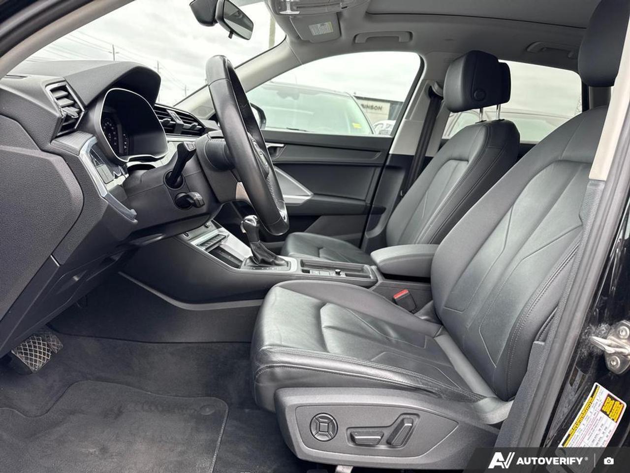 2022 Audi Q3 45 Komfort BACKUP CAM   BLUETOOTH   HTD LTHR SEATS Photo