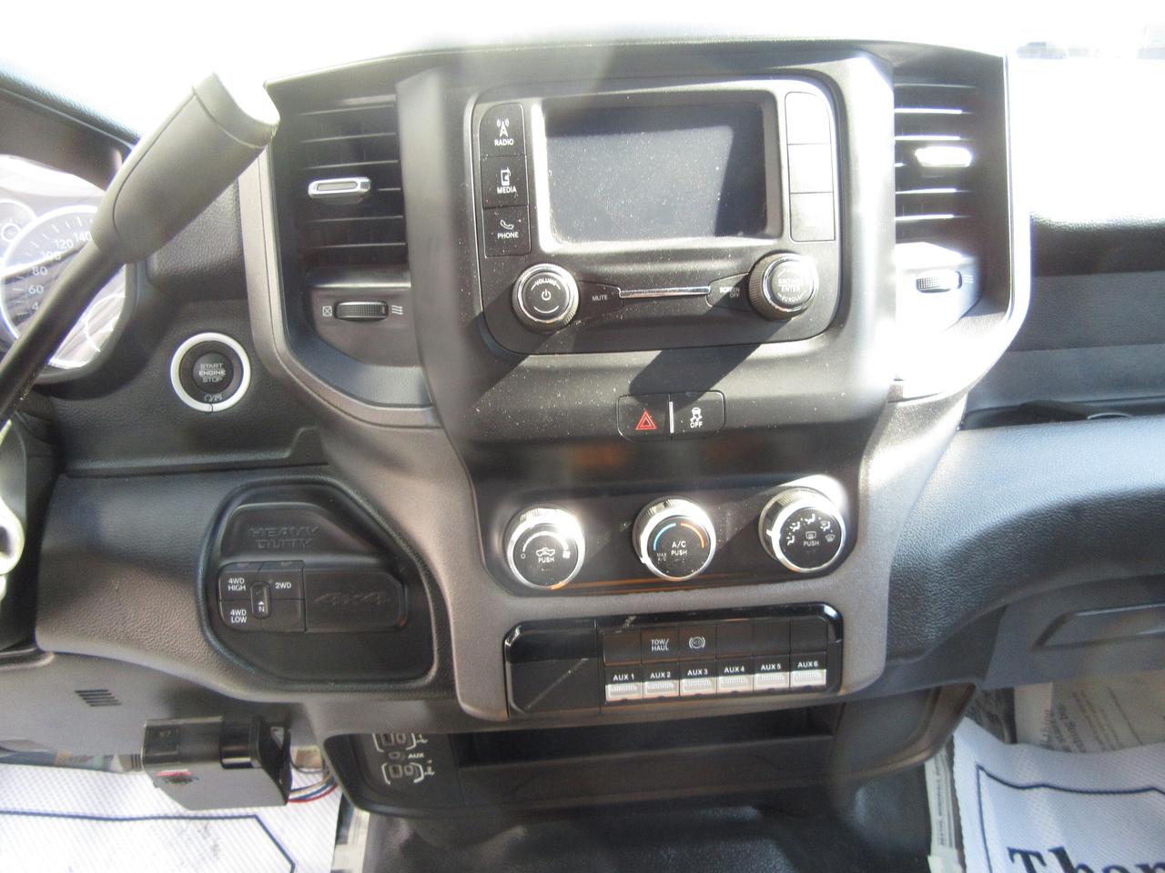 2022 RAM 5500 CREW CAB 4X4 DIESEL 12FT ALUMINUM DUMP BOX Photo