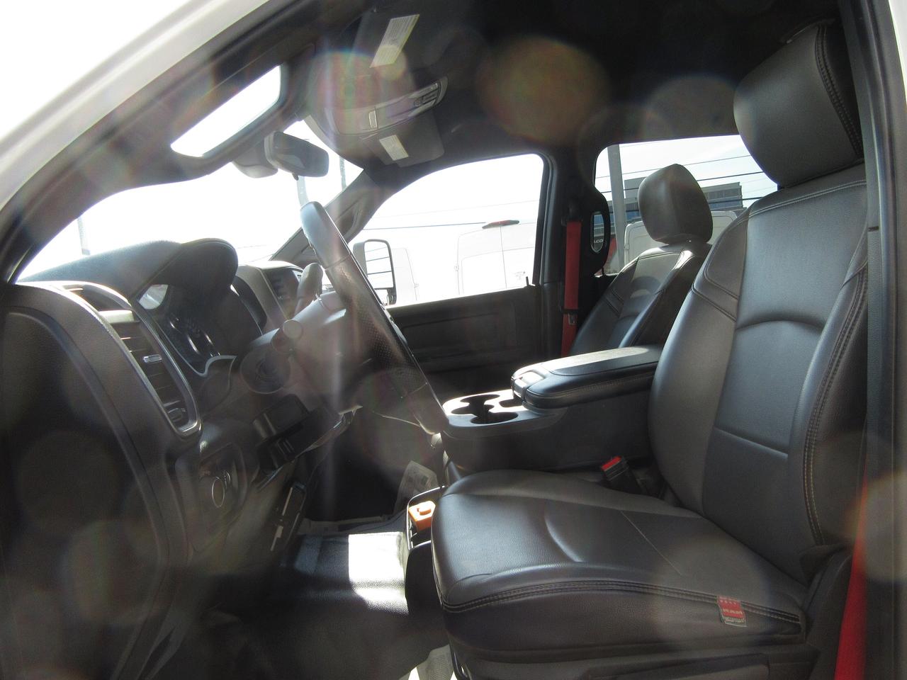 2022 RAM 5500 CREW CAB 4X4 DIESEL 12FT ALUMINUM DUMP BOX Photo