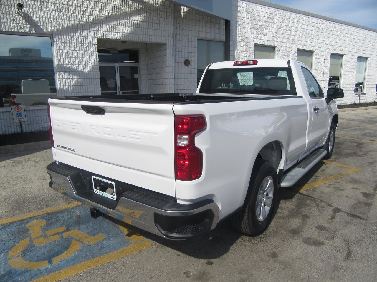 2024 Chevrolet 1500 SILVERADO REGULAR CAB 8FT PICK UP LONG BOX Photo2