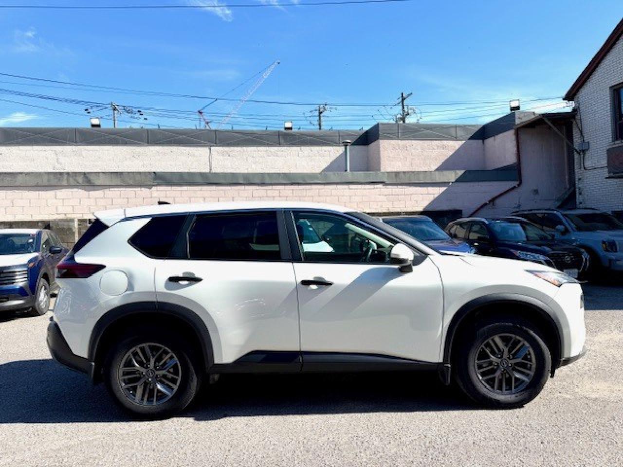 2022 Nissan Rogue S AWD, APPLE CARPLAY, BLIND SPOT, BLUETOOTH, ALLOY Photo