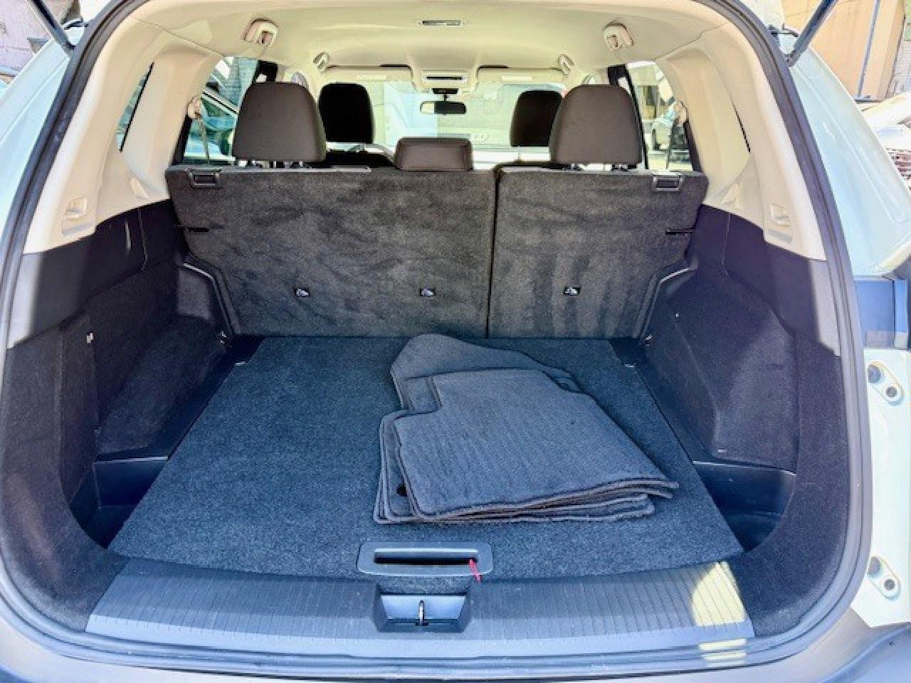 2022 Nissan Rogue S AWD, APPLE CARPLAY, BLIND SPOT, BLUETOOTH, ALLOY Photo