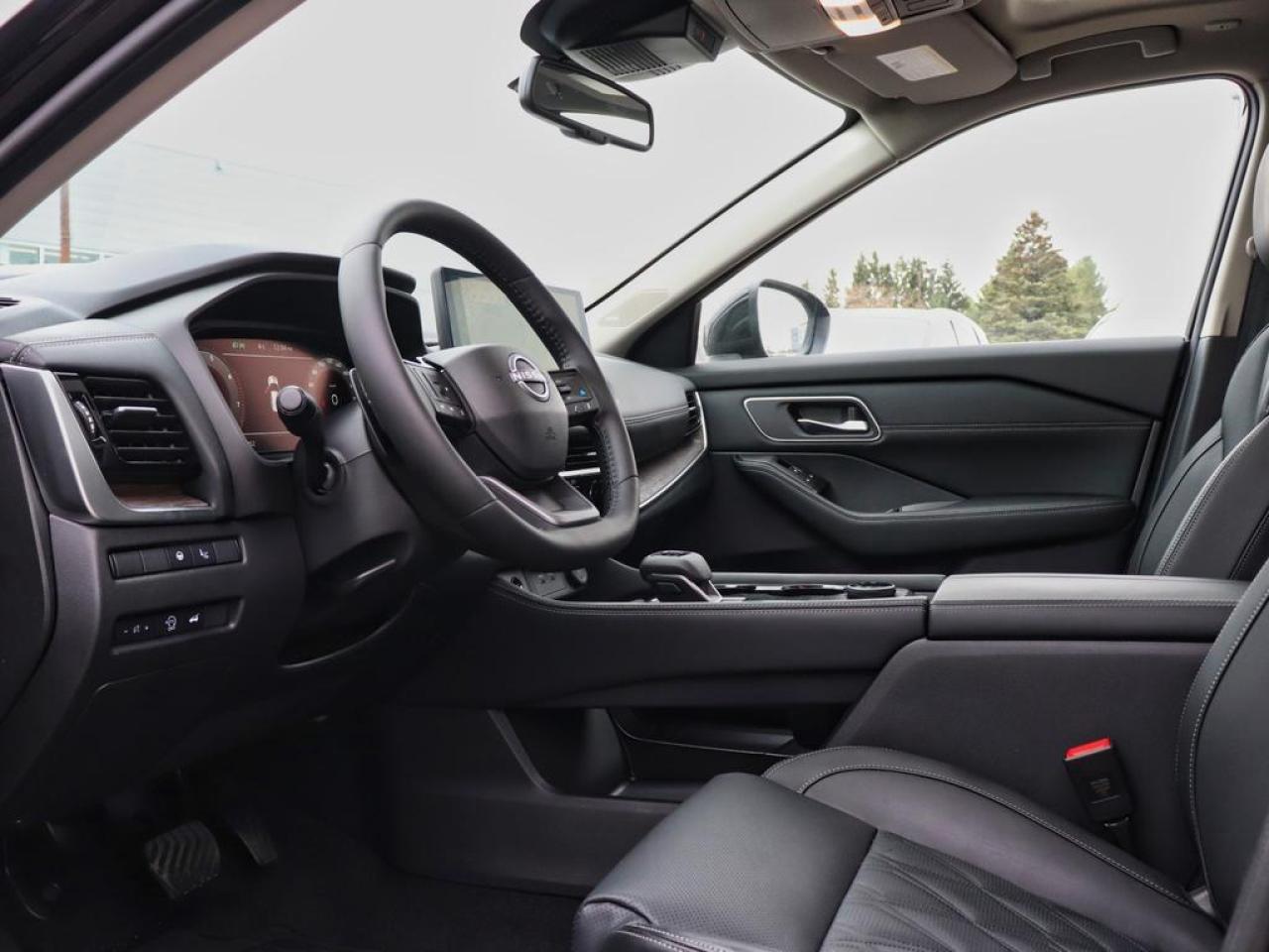 2025 Nissan Rogue Platinum  360CAM , LEATHER, HUD, BOSE Photo