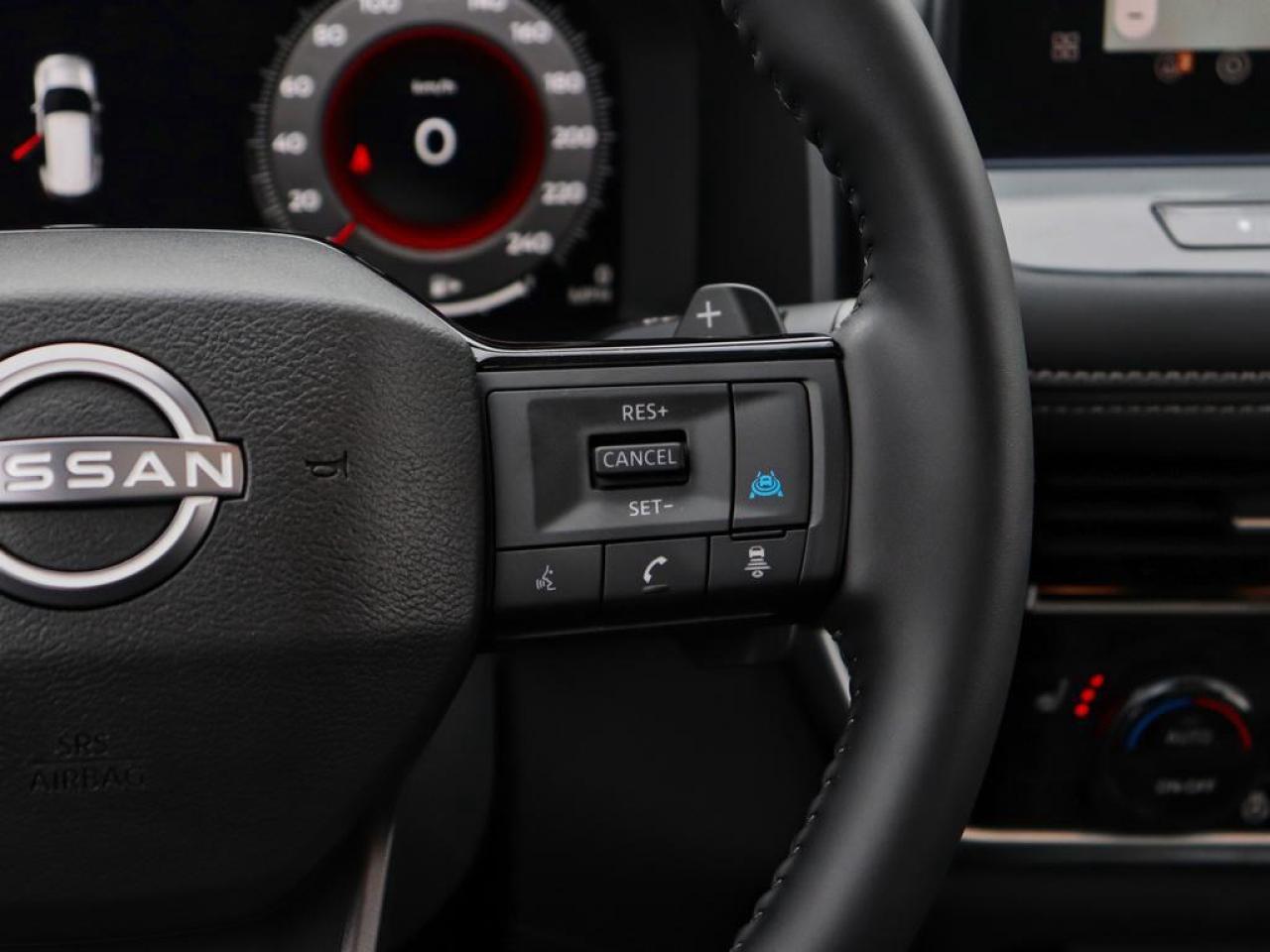 2025 Nissan Rogue Platinum  360CAM , LEATHER, HUD, BOSE Photo