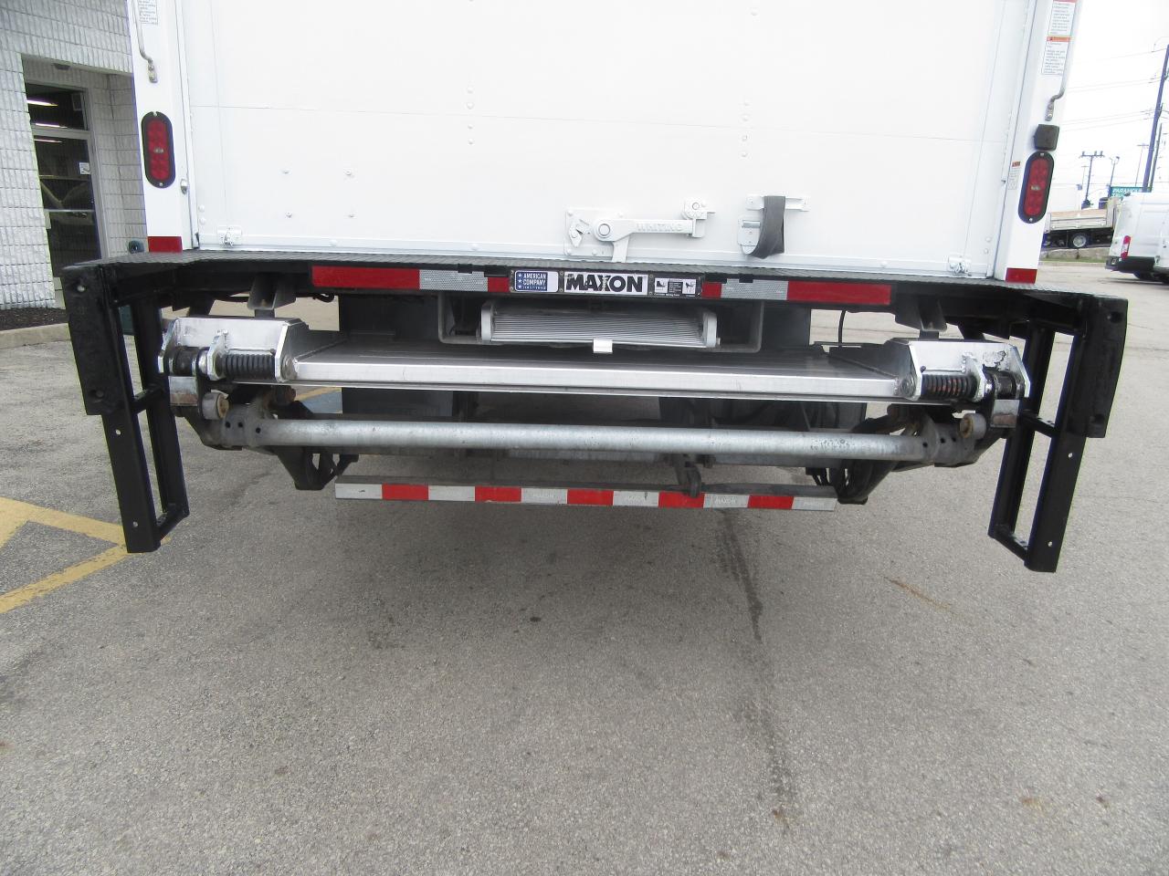 2019 Freightliner M2-106 DIESEL 26FT BOX POWER LIFTGATE & RAMP Photo4