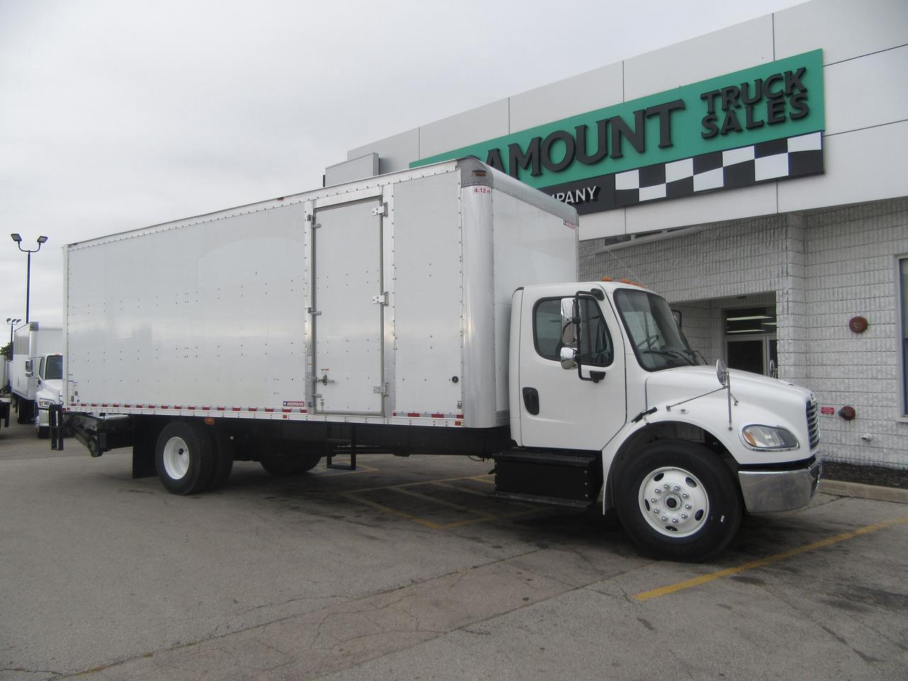 2018 Freightliner M2-106 DIESEL 26FT BOX POWER LIFTGATE & RAMP Photo