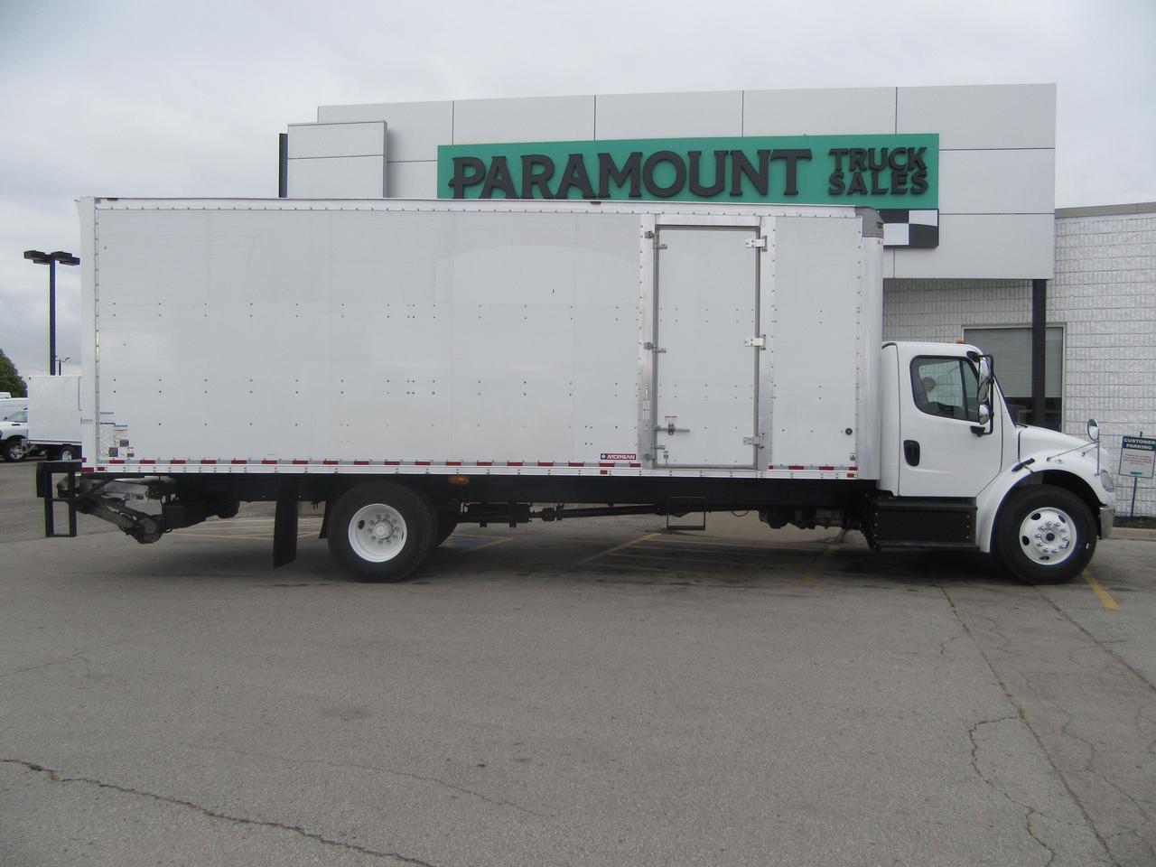 2018 Freightliner M2-106 DIESEL 26FT BOX POWER LIFTGATE & RAMP Photo