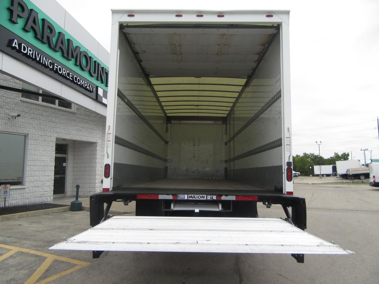 2018 Freightliner M2-106 DIESEL 26FT BOX POWER LIFTGATE & RAMP Photo