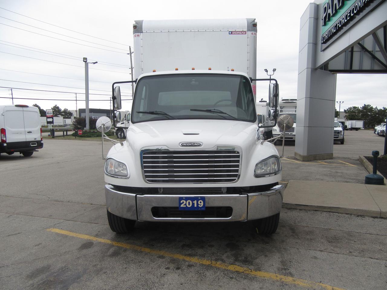 2018 Freightliner M2-106 DIESEL 26FT BOX POWER LIFTGATE & RAMP Photo