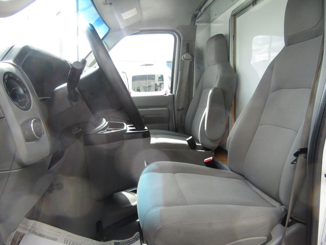 2023 Ford E-450 CUBE VAN 16FT HIGH BOX WITH ROLLOUT RAMP Photo