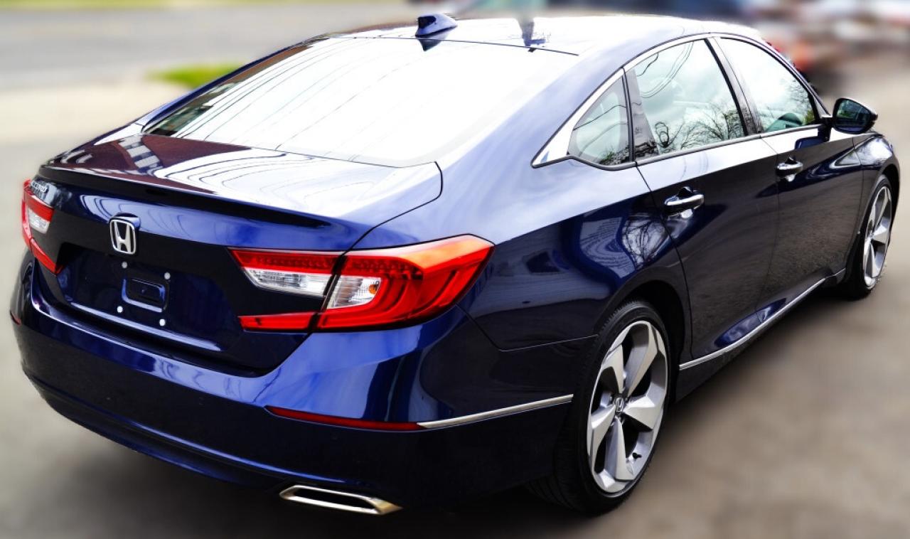 2020 Honda Accord Sedan Touring CVT Photo4