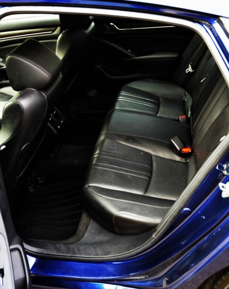 2020 Honda Accord Sedan Touring CVT Photo