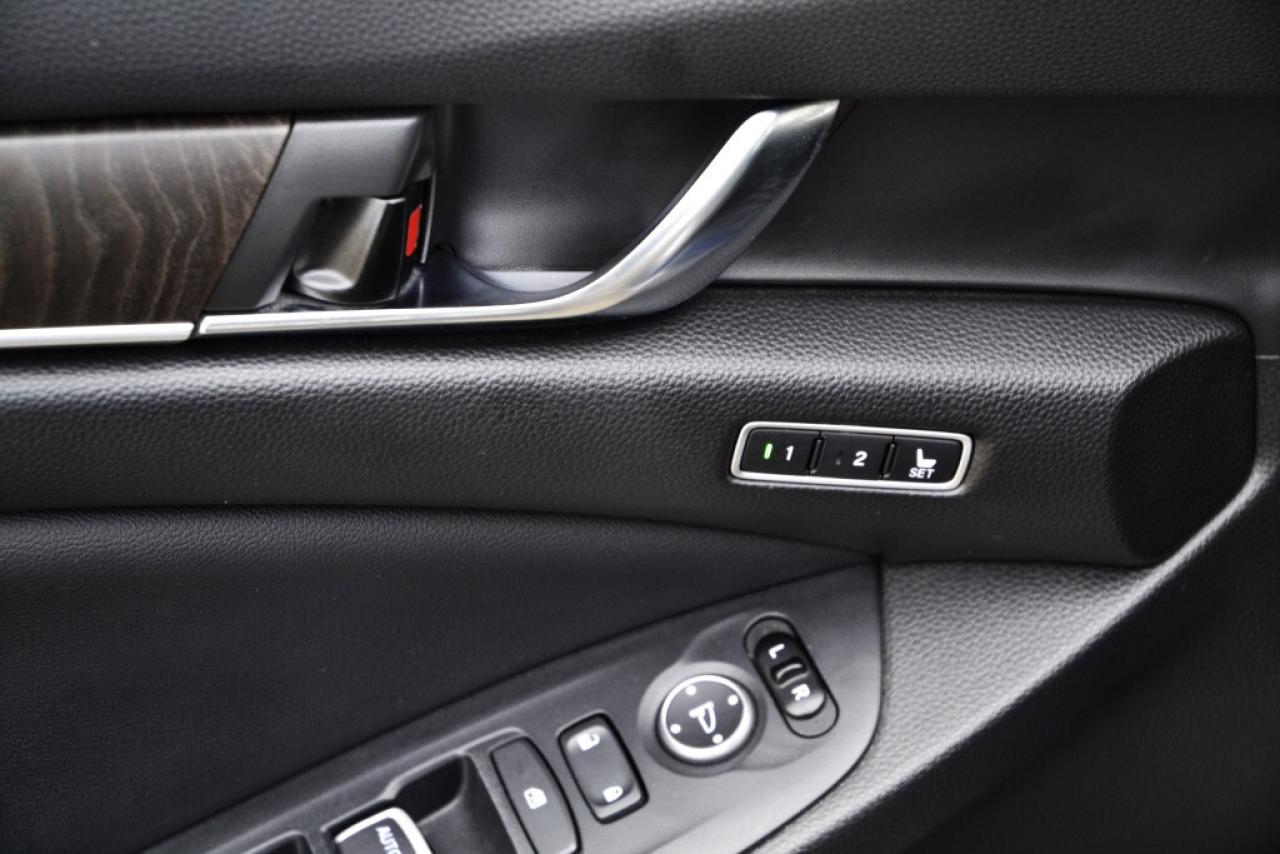 2020 Honda Accord Sedan Touring CVT Photo