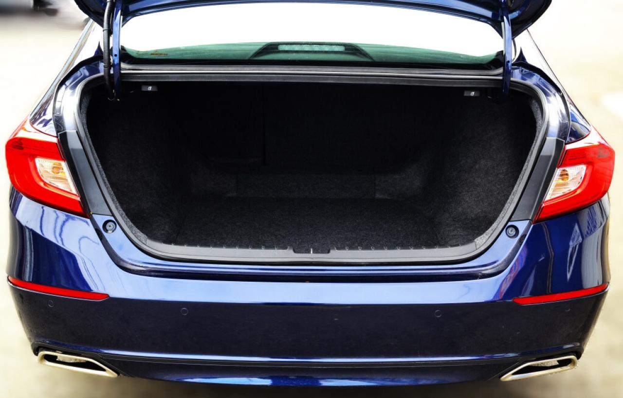 2020 Honda Accord Sedan Touring CVT Photo