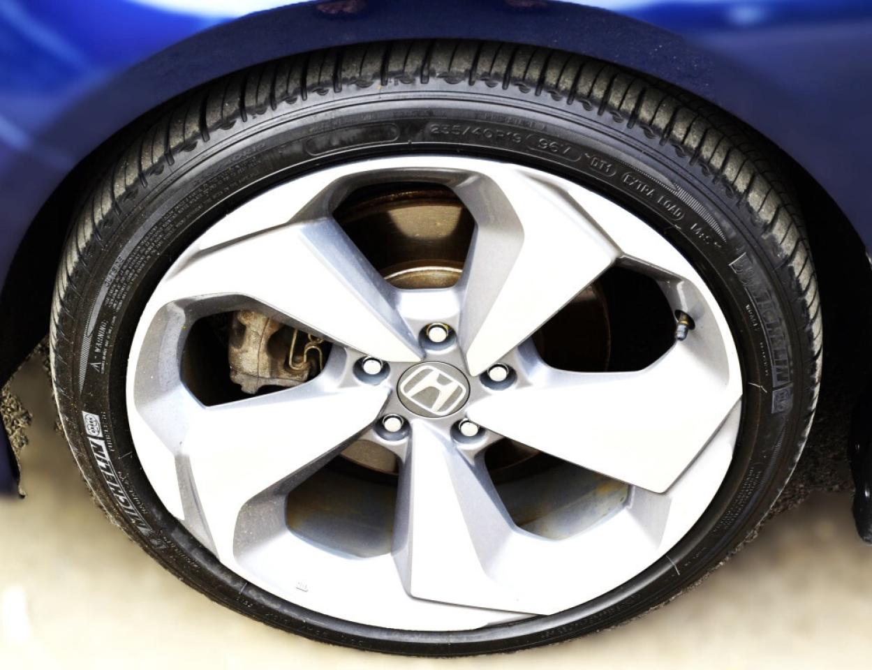 2020 Honda Accord Sedan Touring CVT Photo