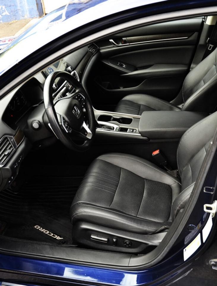 2020 Honda Accord Sedan Touring CVT Photo
