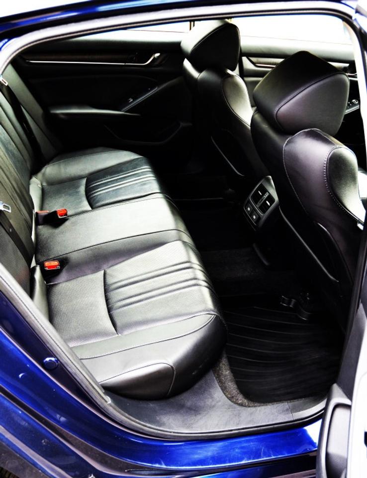 2020 Honda Accord Sedan Touring CVT Photo