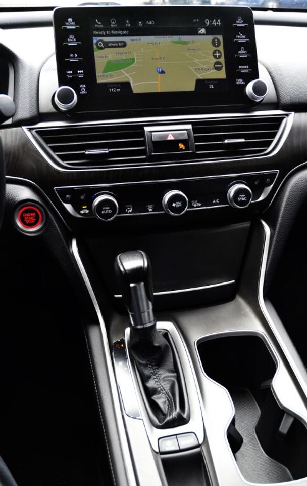 2020 Honda Accord Sedan Touring CVT Photo