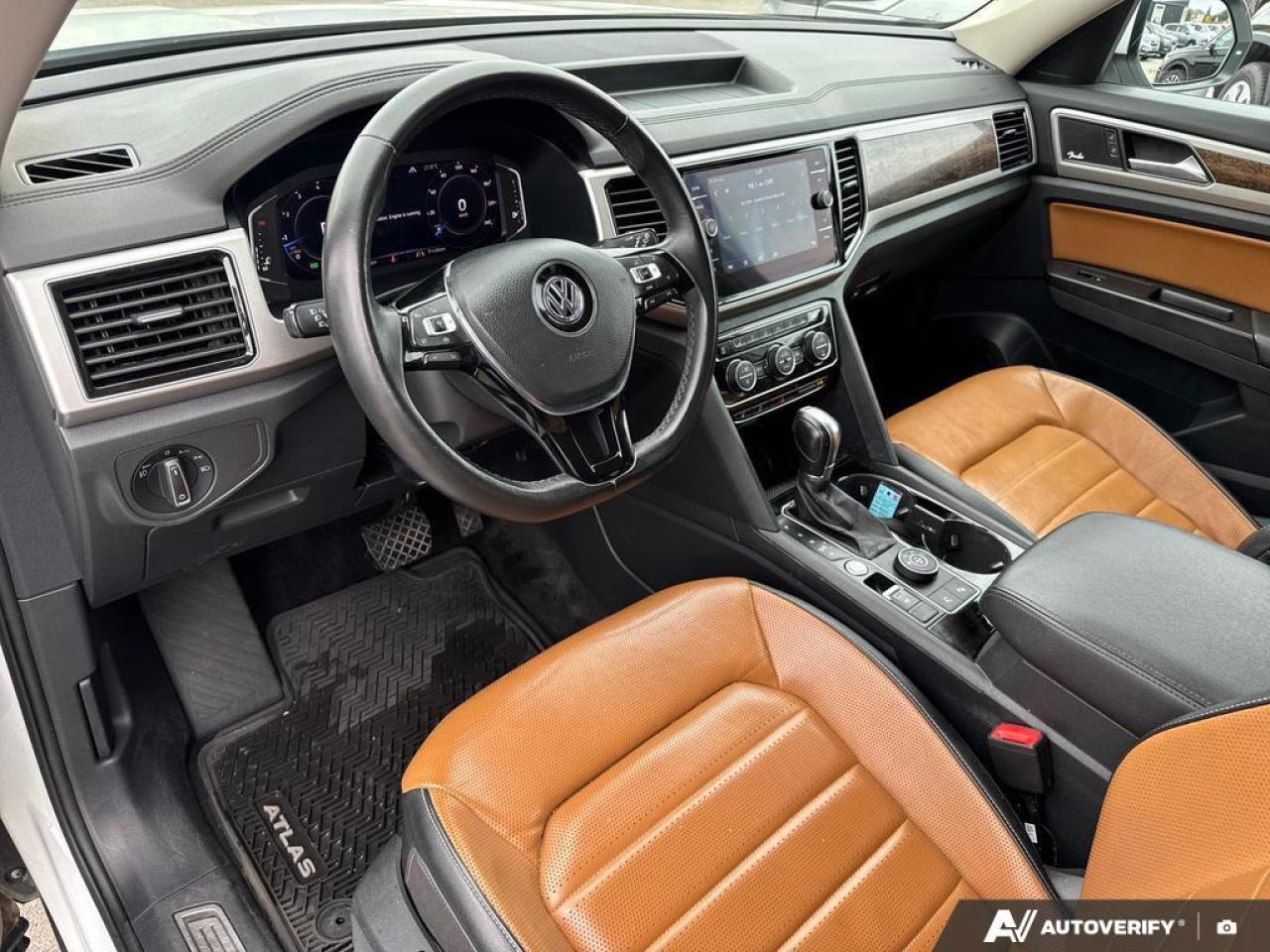 2019 Volkswagen Atlas 3.6 FSI Execline BLUETOOTH   HTD LTHR SEATS   KEYL Photo