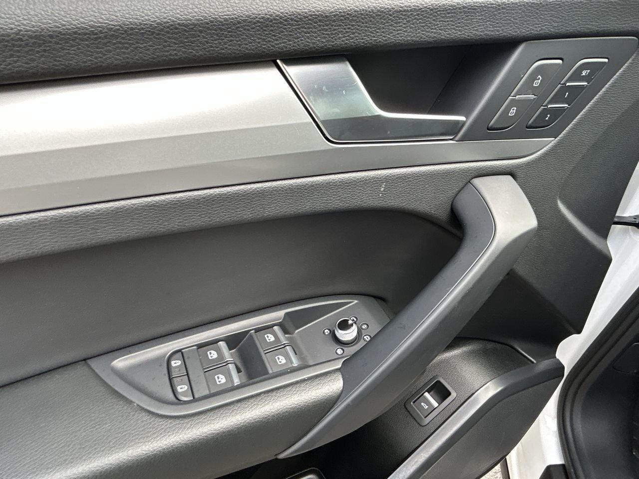 2022 Audi Q5 45 2.0T Komfort   2.99% up to 48m Photo