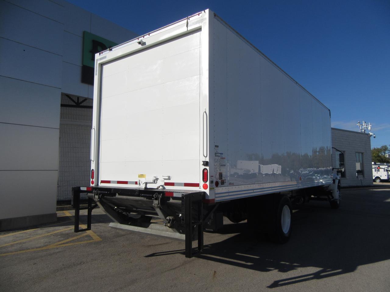 2022 International MV 607 26FT ALUMINUM BOX POWER LIFTGATE Photo