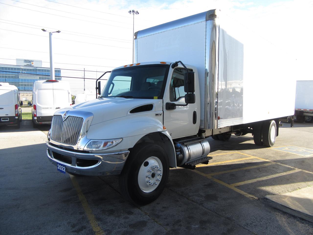 2022 International MV 607 26FT ALUMINUM BOX POWER LIFTGATE Photo