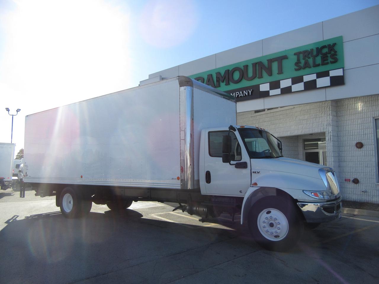 2022 International MV 607 26FT ALUMINUM BOX POWER LIFTGATE Photo0