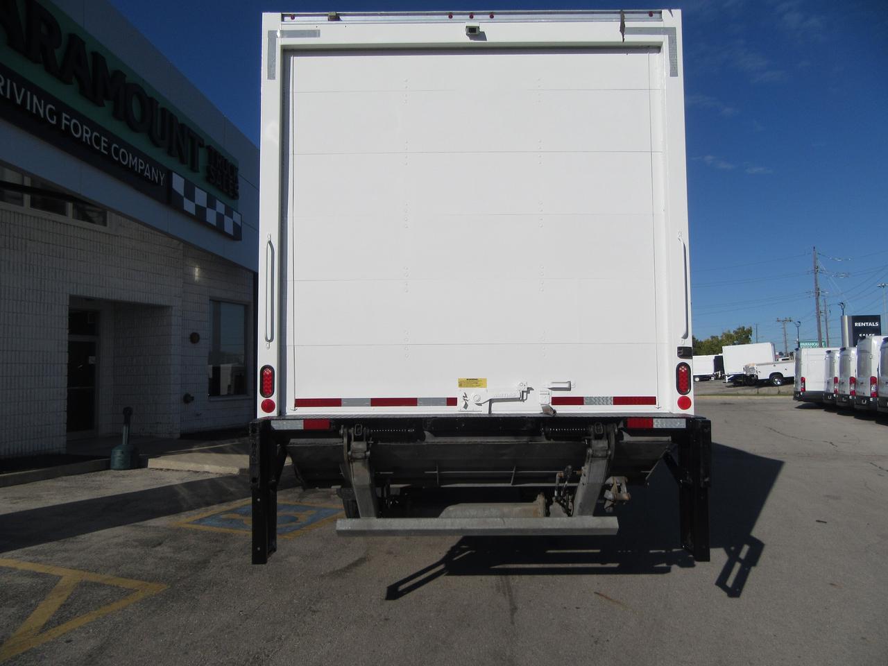 2022 International MV 607 26FT ALUMINUM BOX POWER LIFTGATE Photo