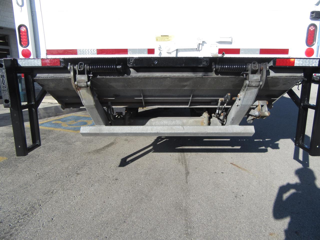 2022 International MV 607 26FT ALUMINUM BOX POWER LIFTGATE Photo4