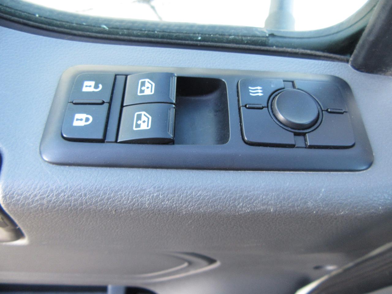 2022 International MV 607 26FT ALUMINUM BOX POWER LIFTGATE Photo