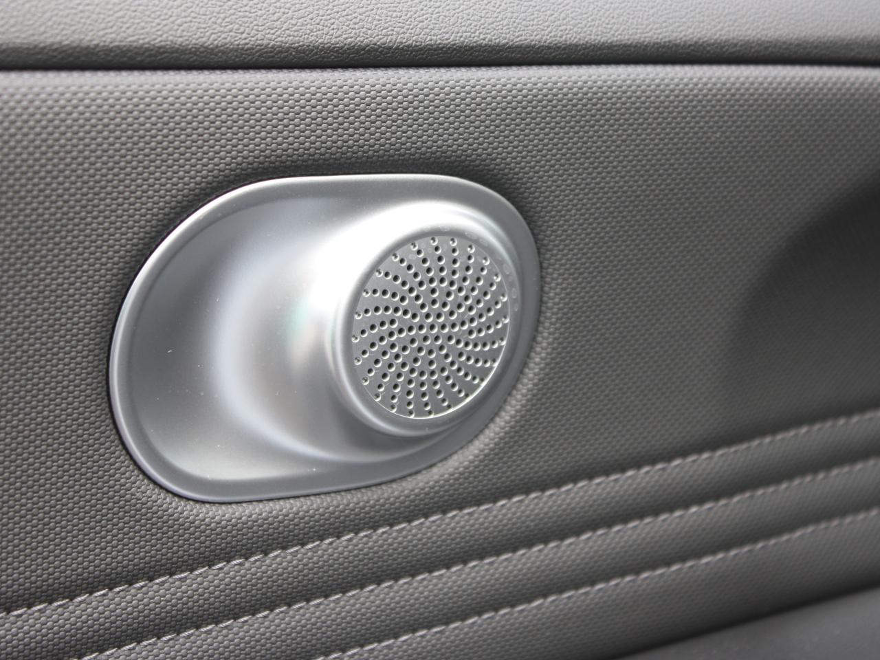 2025 Hyundai Elantra Preferred Demo / Heated Seats / Camera / Win Tires Photo