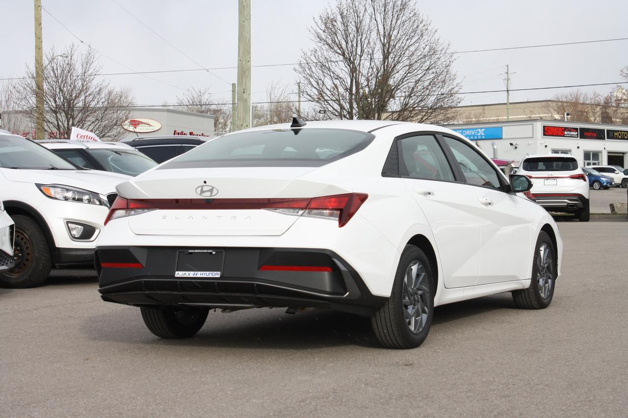 2025 Hyundai Elantra Preferred Demo / Heated Seats / Camera / Win Tires Photo4