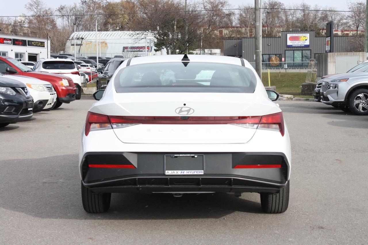2025 Hyundai Elantra Preferred Demo / Heated Seats / Camera / Win Tires Photo