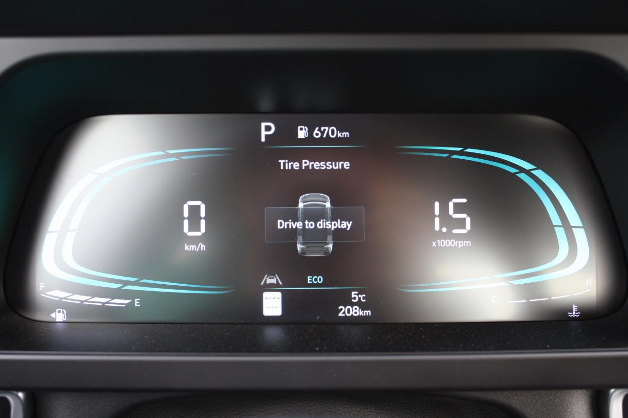 2025 Hyundai Elantra Preferred Demo / Heated Seats / Camera / Win Tires Photo