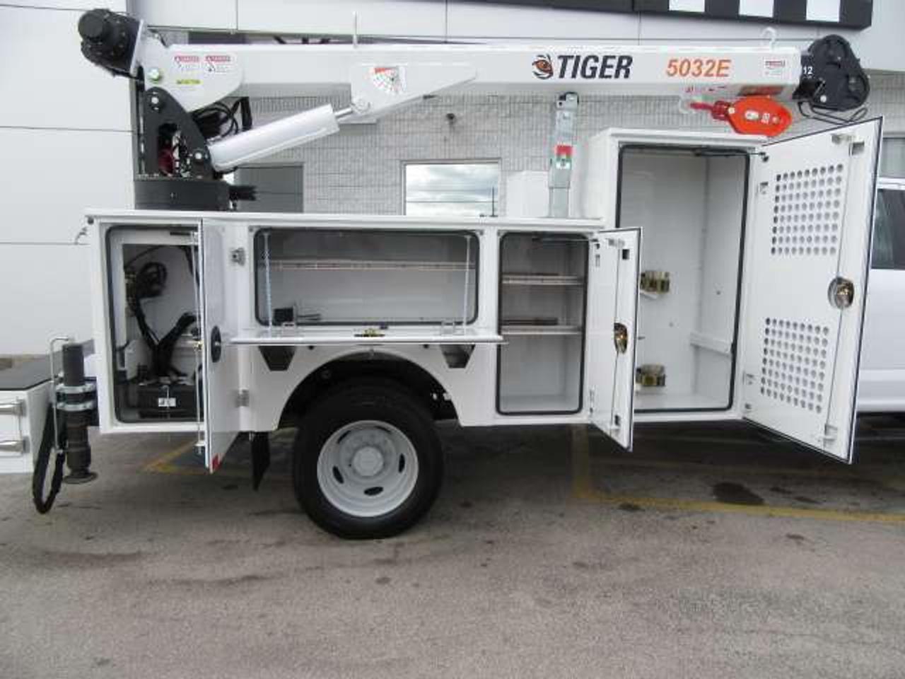 2021 Ford F-550 DIESEL 4X4 CREW CAB NEW SERVICE BODY & CRANE Photo