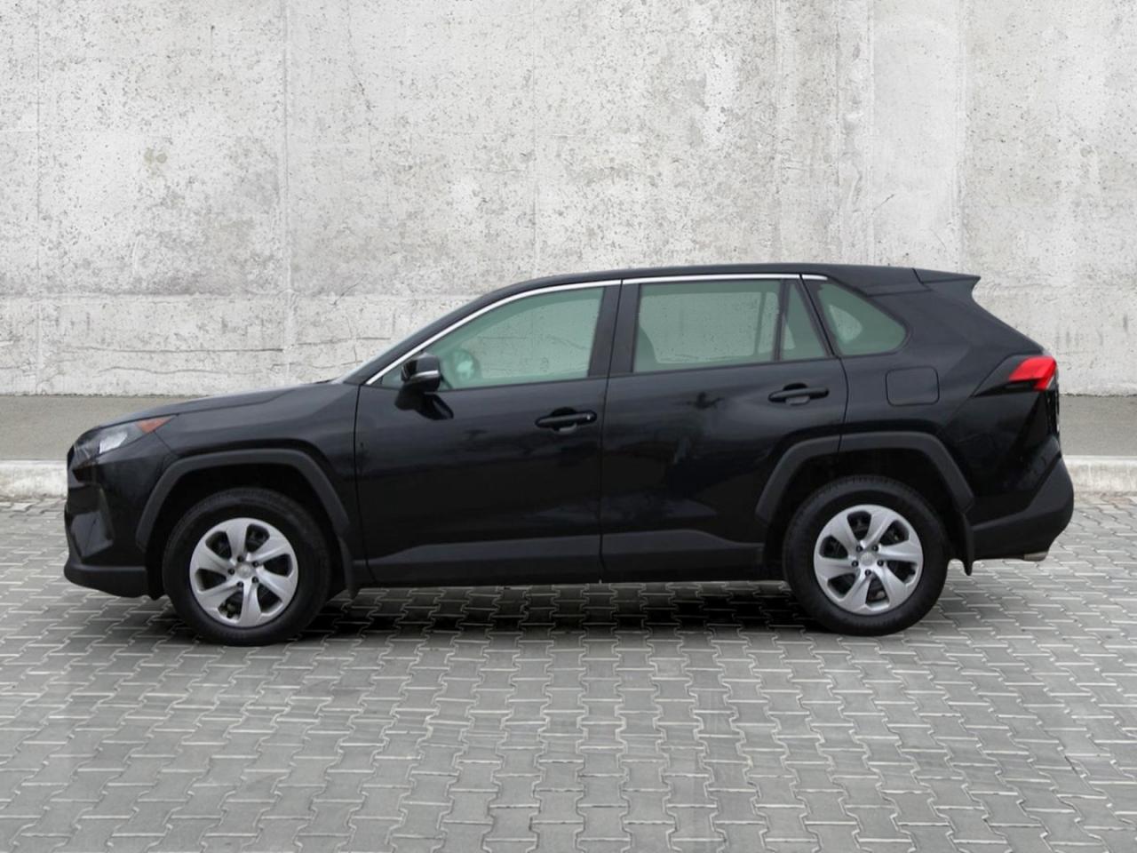 2023 Toyota RAV4 LE AWD  SiriusXM BkpCam HtdSeats Photo2