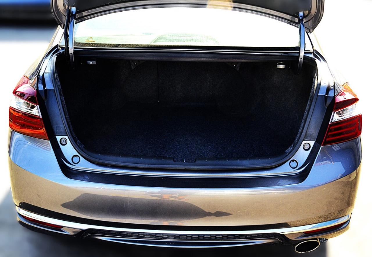 2016 Honda Accord Sedan 4dr I4 CVT EX-L Photo