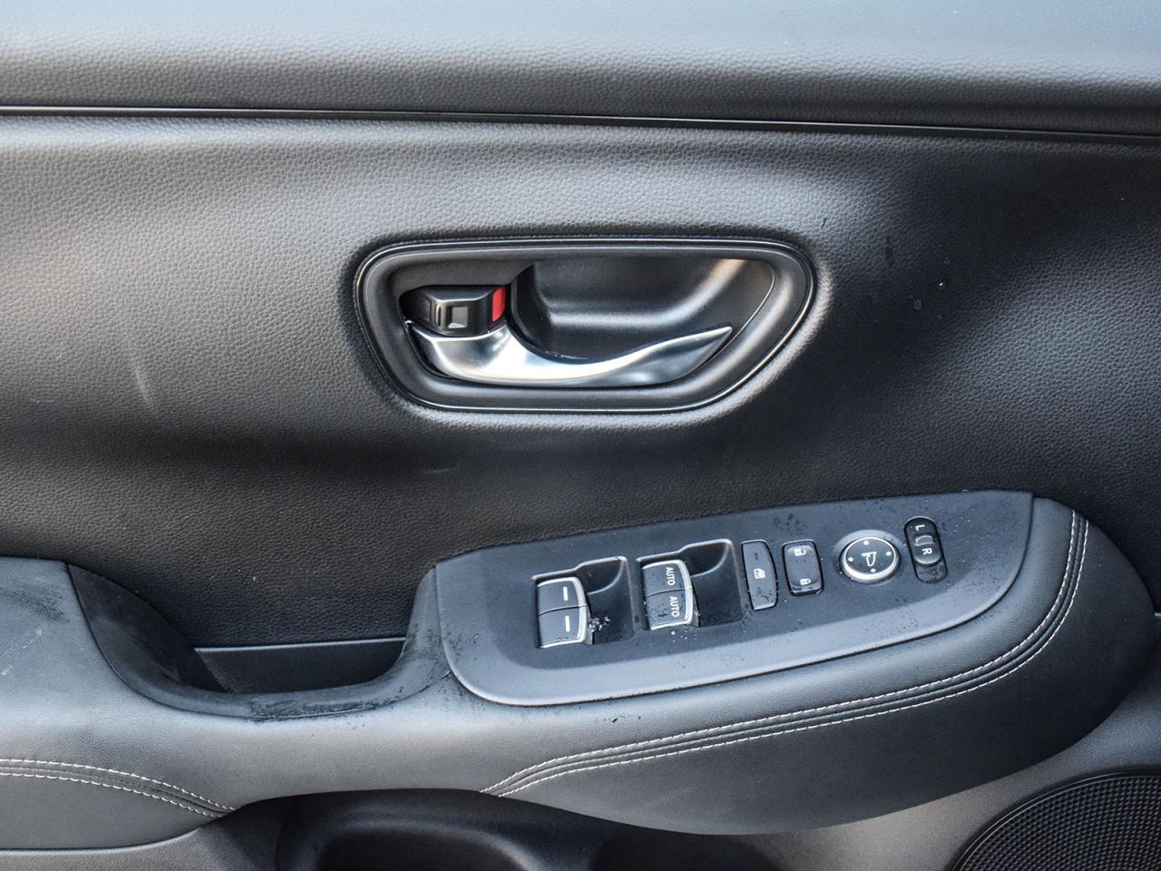 2024 Honda HR-V EX-L NAVI Photo4