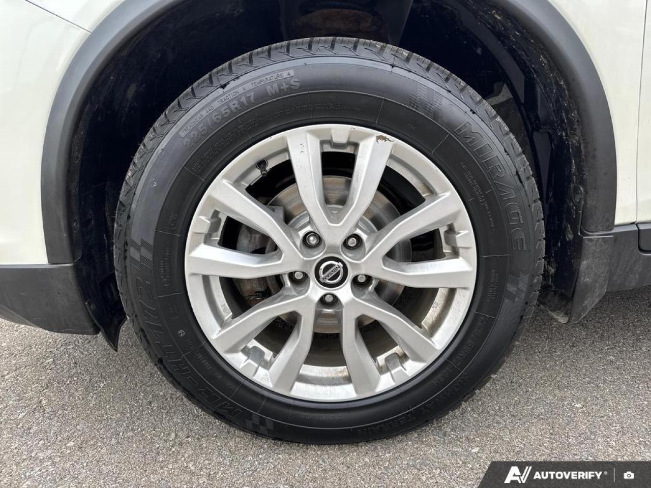 2019 Nissan Rogue SV BACKUP CAM   BLUETOOTH   HTD SEATS   KEYLESS EN Photo