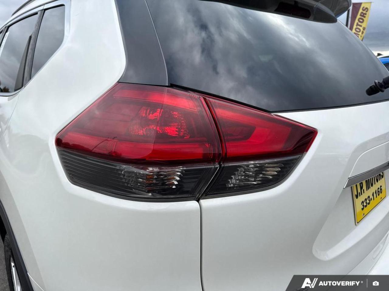 2019 Nissan Rogue SV BACKUP CAM   BLUETOOTH   HTD SEATS   KEYLESS EN Photo