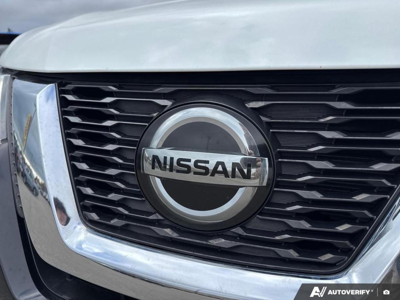 2019 Nissan Rogue SV BACKUP CAM   BLUETOOTH   HTD SEATS   KEYLESS EN Photo