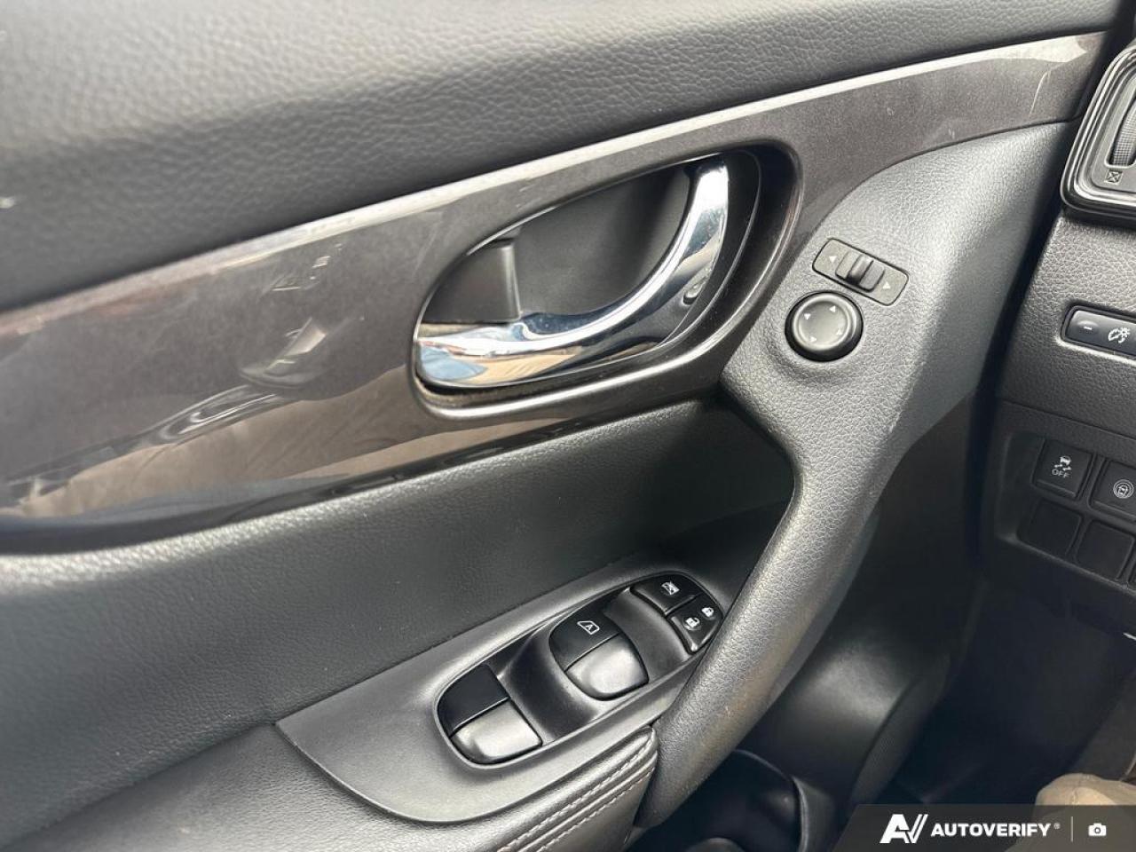 2019 Nissan Rogue SV BACKUP CAM   BLUETOOTH   HTD SEATS   KEYLESS EN Photo