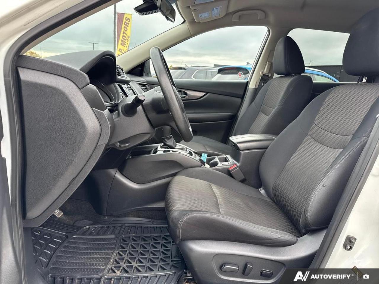 2019 Nissan Rogue SV BACKUP CAM   BLUETOOTH   HTD SEATS   KEYLESS EN Photo