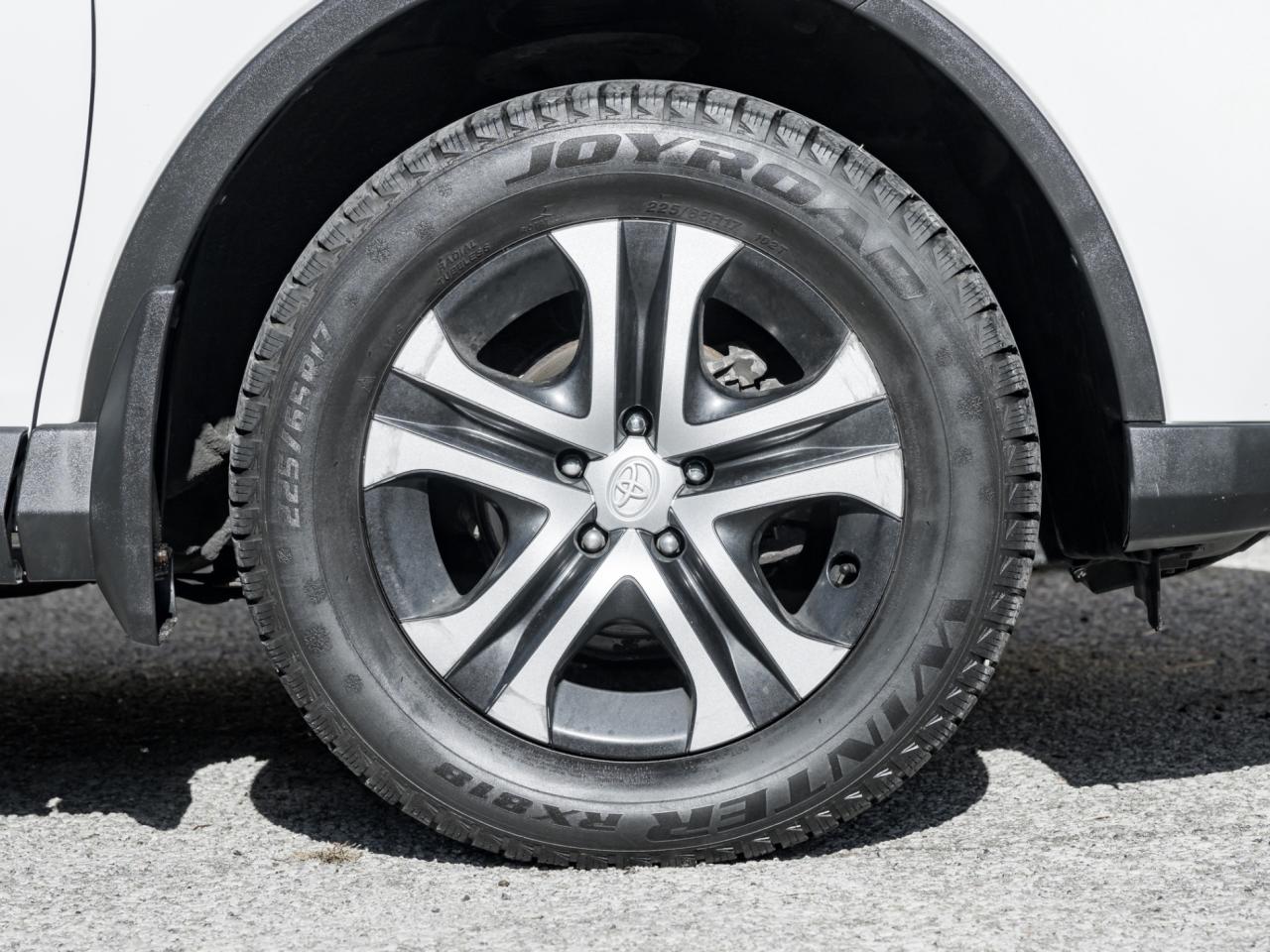 2017 Toyota RAV4 FWD LE -Dealer Serviced-Heated Seats-Rear Cam- Photo