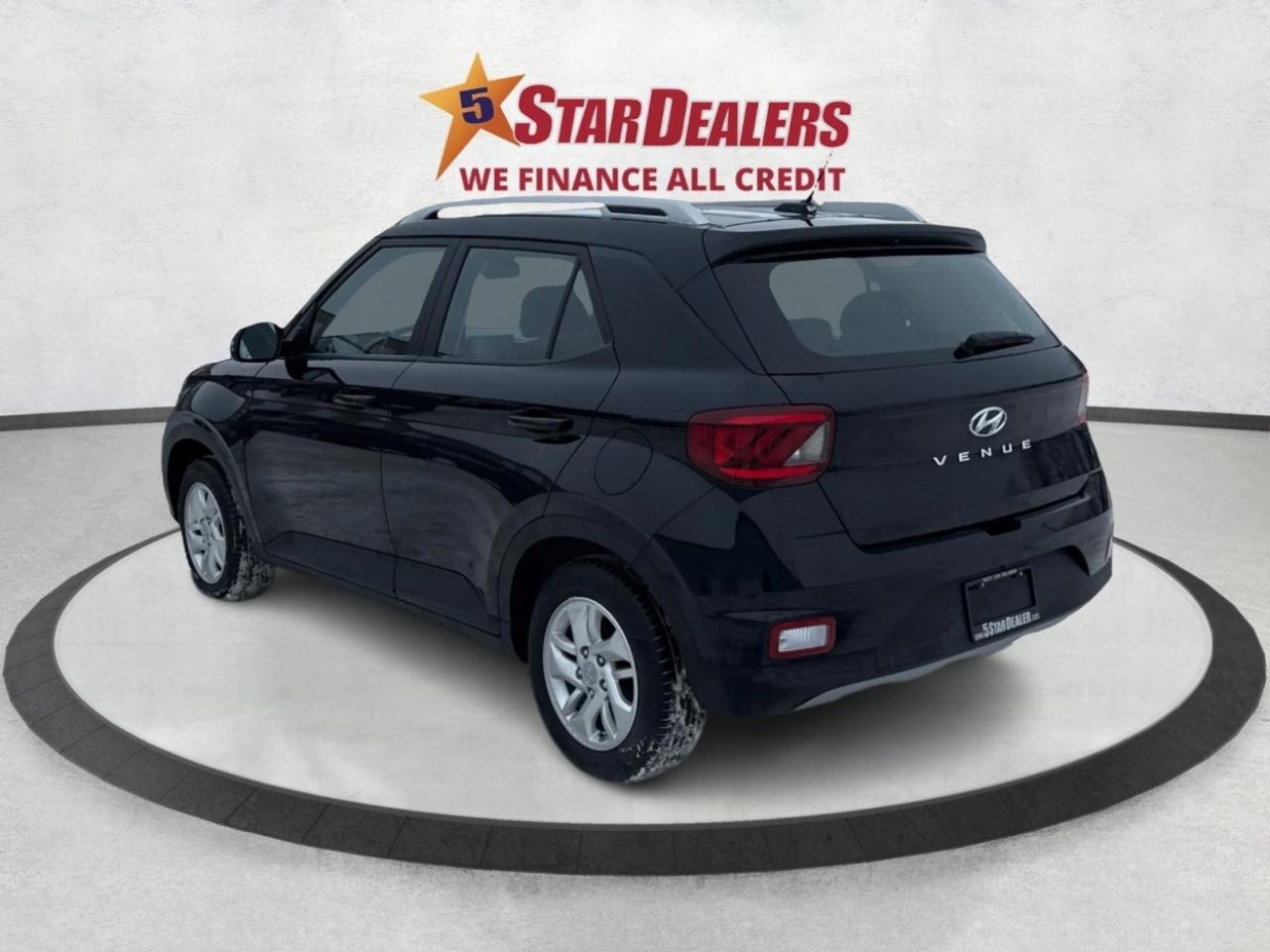 2024 Hyundai Venue POWER & HEATED SEATS LOW KMS WE FINANCE ALL CREDIT Photo4