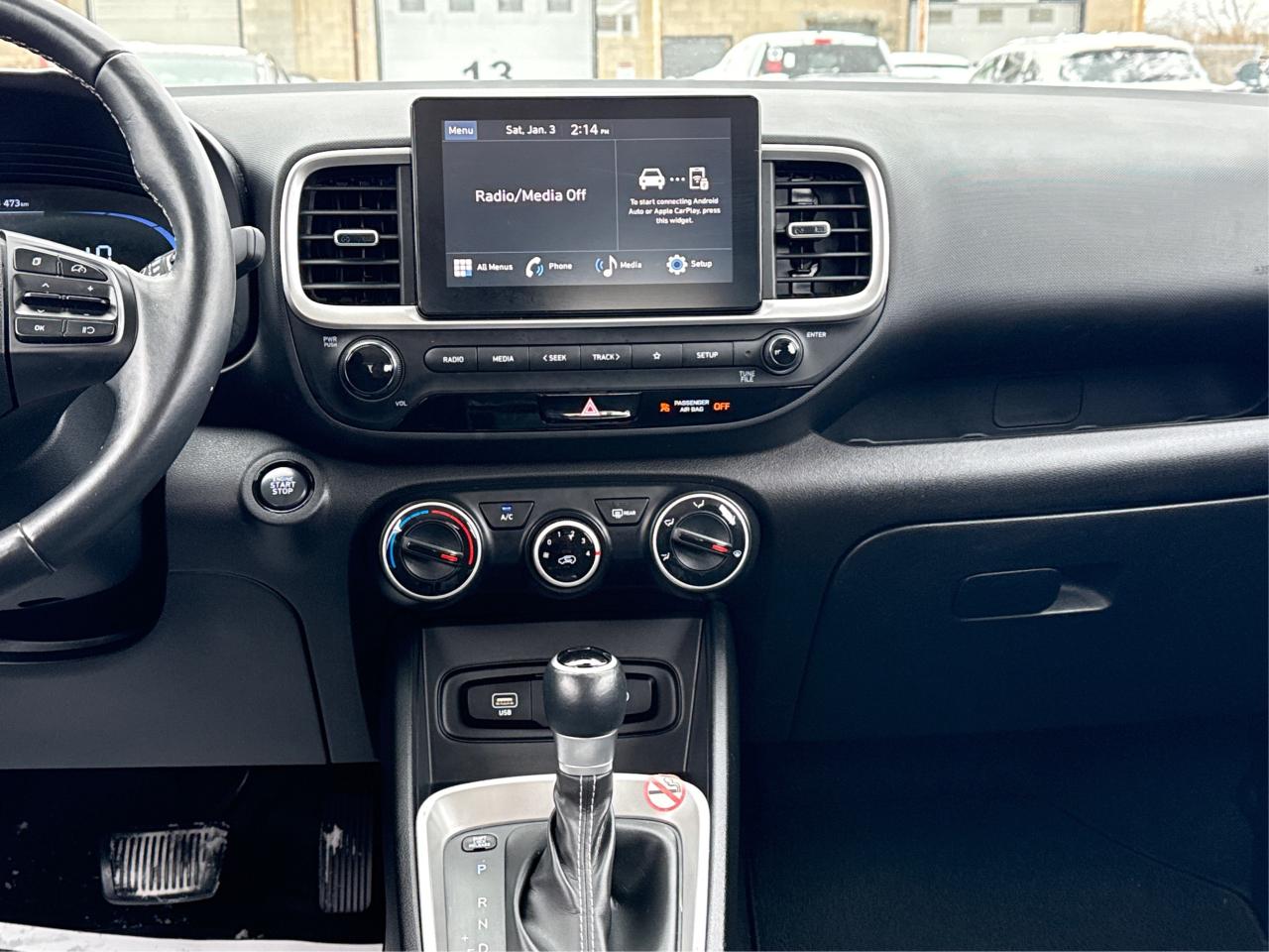 2024 Hyundai Venue POWER & HEATED SEATS LOW KMS WE FINANCE ALL CREDIT Photo