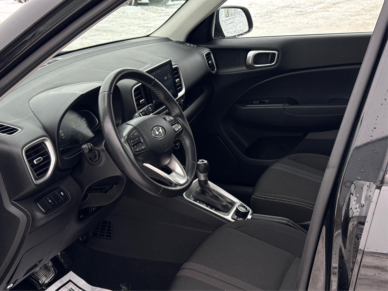 2024 Hyundai Venue POWER & HEATED SEATS LOW KMS WE FINANCE ALL CREDIT Photo