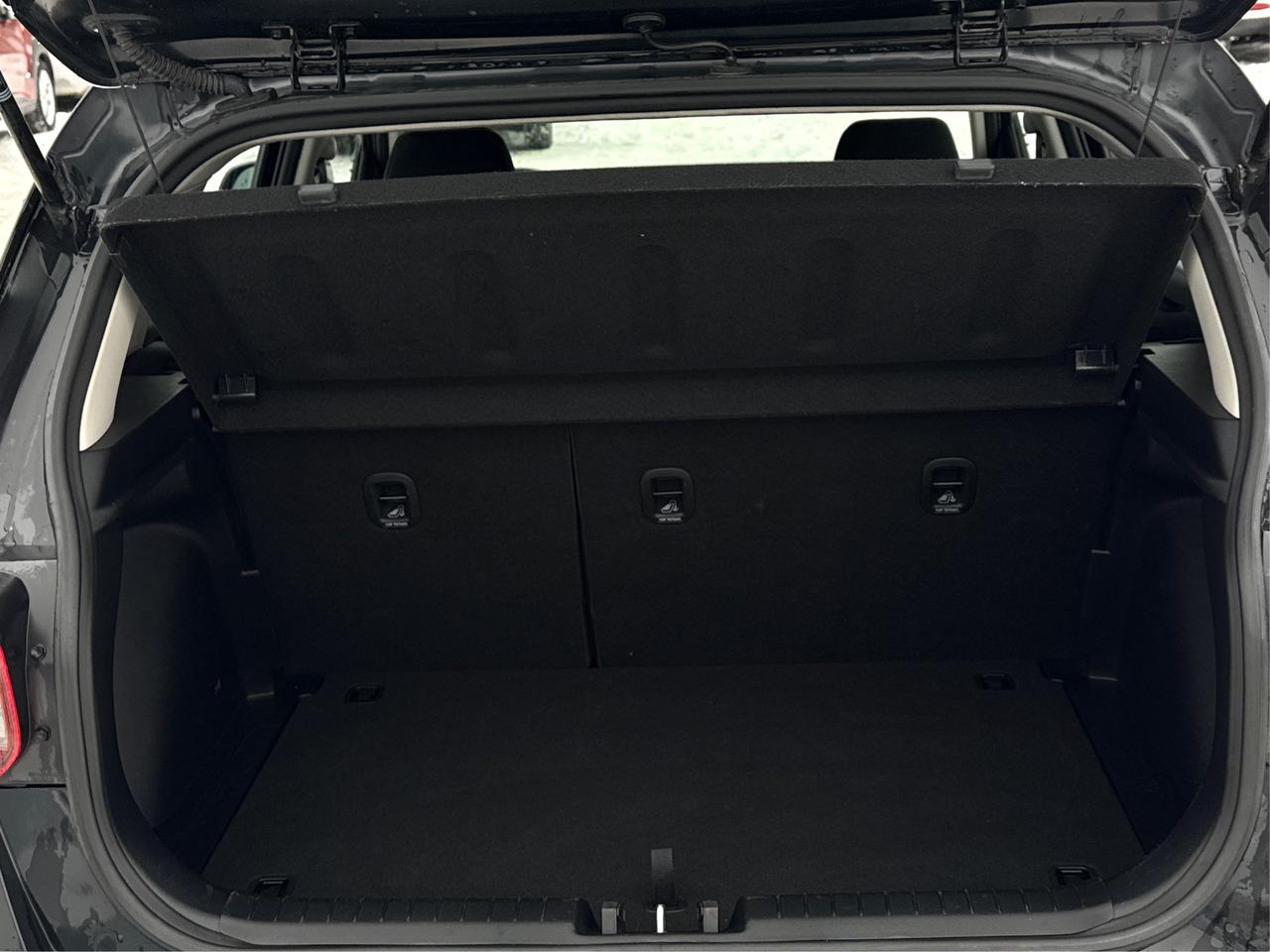 2024 Hyundai Venue POWER & HEATED SEATS LOW KMS WE FINANCE ALL CREDIT Photo